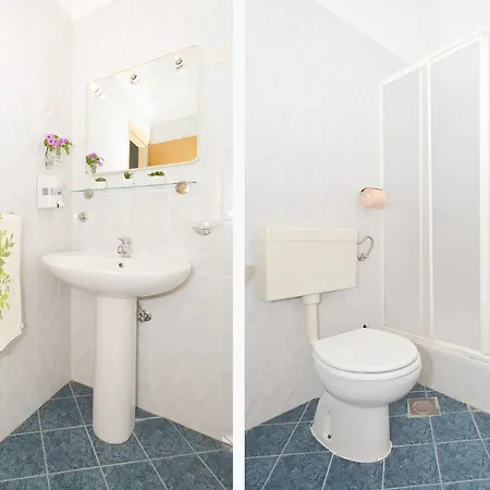 With Panoramic Views And A Balcony Perfect For Enjoying The Sunset רוגוזניצה