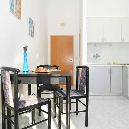 דירה With Panoramic Views And A Balcony Perfect For Enjoying The Sunset רוגוזניצה