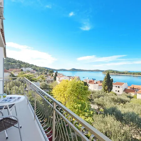 With Panoramic Views And A Balcony Perfect For Enjoying The Sunset * רוגוזניצה