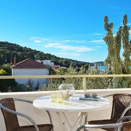 With Panoramic Views And A Balcony Perfect For Enjoying The Sunset * רוגוזניצה