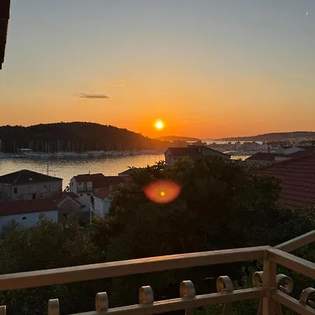 דירה With Panoramic Views And A Balcony Perfect For Enjoying The Sunset רוגוזניצה
